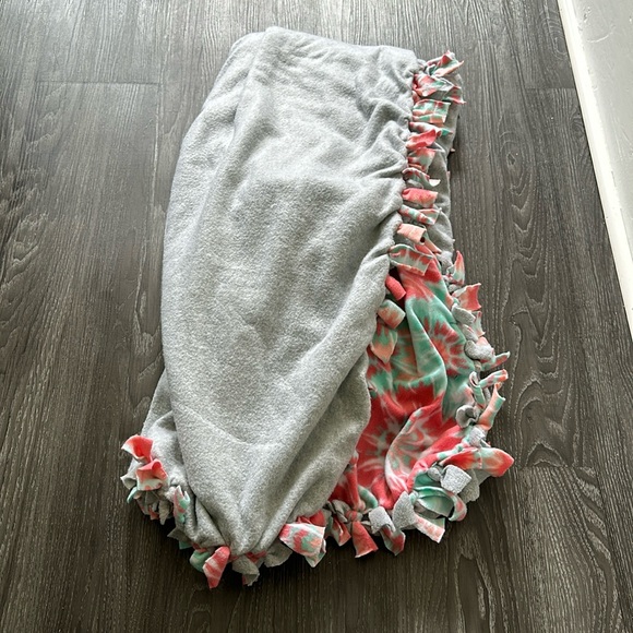 Reversible handmade blanket. - Picture 1 of 2